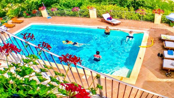 Spoleto Splash/whole Private Village/sleeps 20