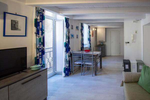 Maniace Homes - Federico & Angelica