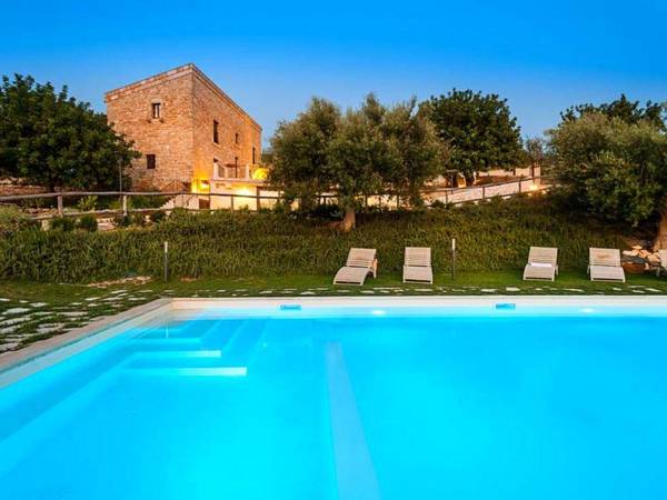 Plush Villa with Sauna Jacuzzi & Pool in Scicli