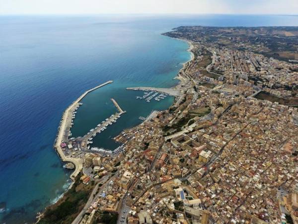 Two room apartment near the beach