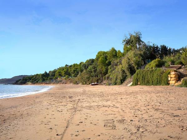 Lush Holiday Home in Sciacca near Golf Course