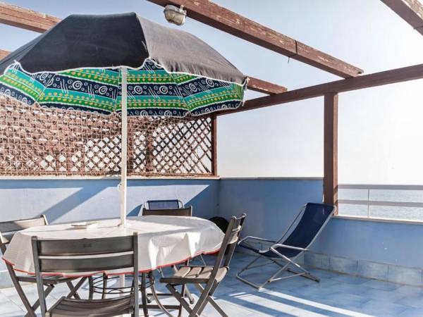 Sea Side Apartment in Policastro Bussentino with Balcony