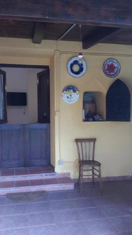 casa di campagna dal pozzo