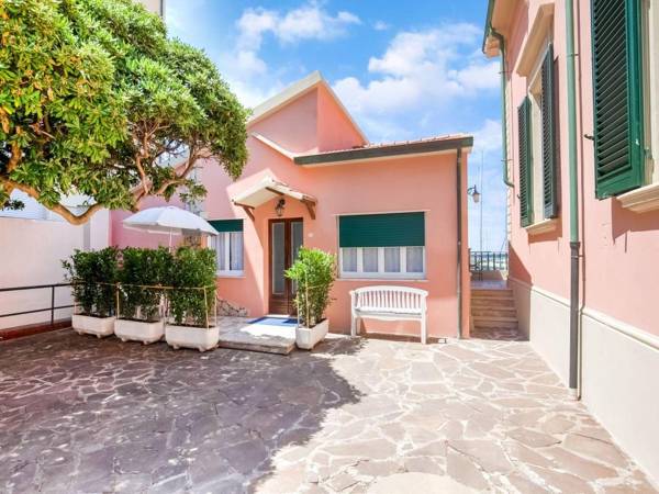 Comfy Holiday Home in San Vincenzo next to the sea