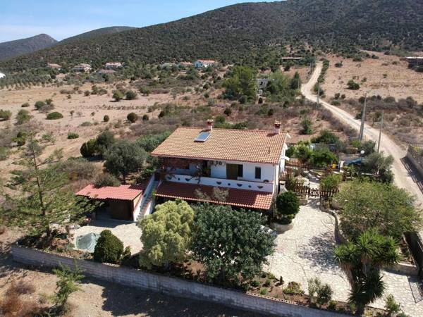 House in the most southern point of the island completely fenced super price.