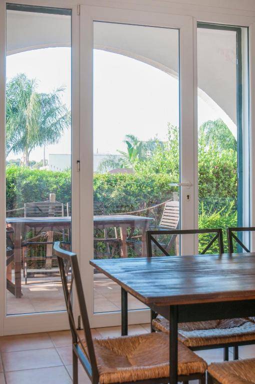 Apartment 2 With Pool And Sea View