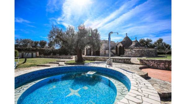 trullo degli ulivi con piscina e idromassaggio