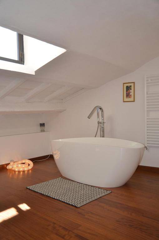 S.M. VICOLO DELL'ORO