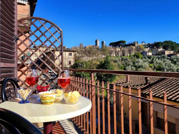 Lovely Balcony San Gimignano Apartments