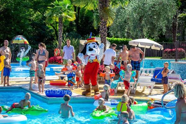 Weekend Glamping Resort