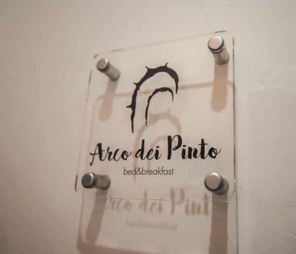 Arco Dei Pinto