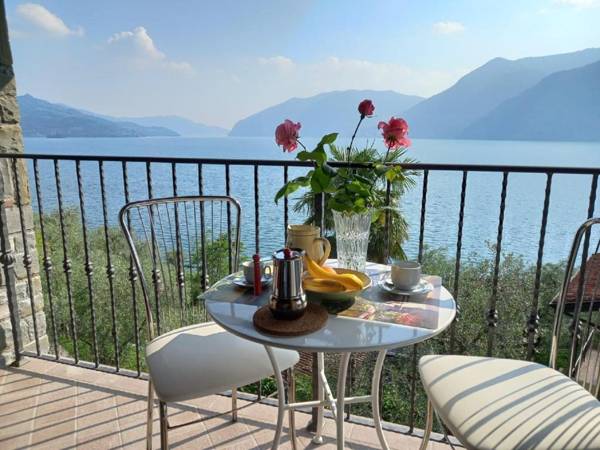 Modern Apartment with Balcony in Vello Italy