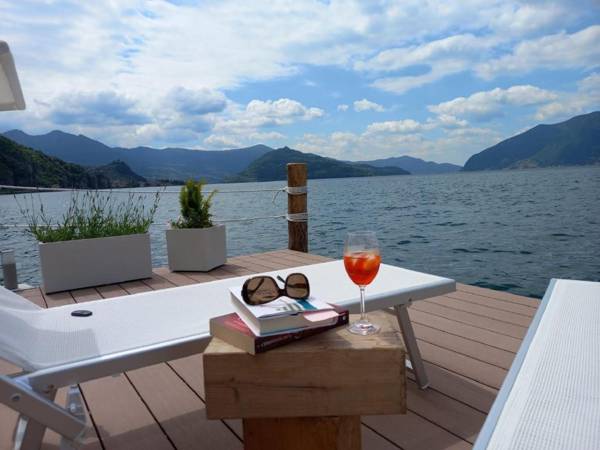 Modern Apartment with Balcony in Vello Italy