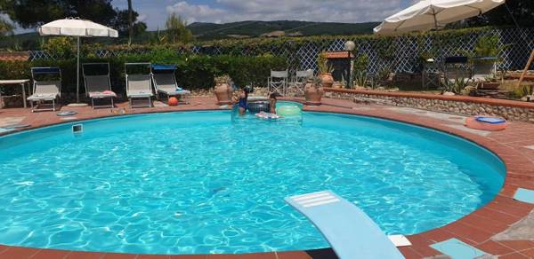 Tuscan Villa private pool and tennis court Gardenwi-fi Ac Pet friendly