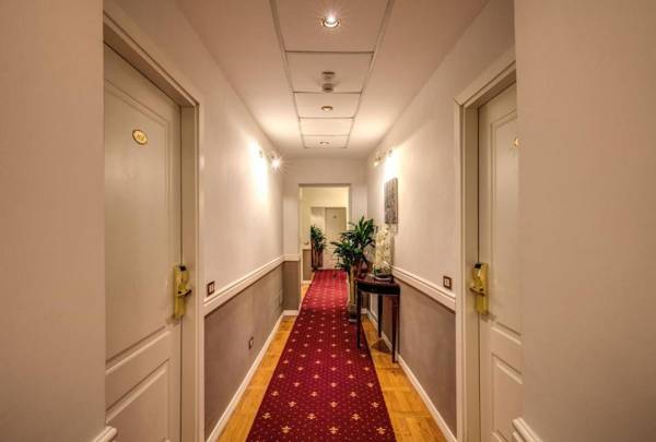 Relais Fontana Di Trevi Hotel