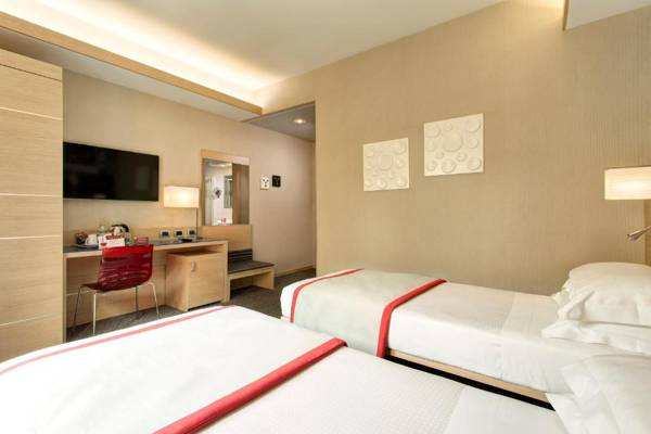iQ Hotel Roma