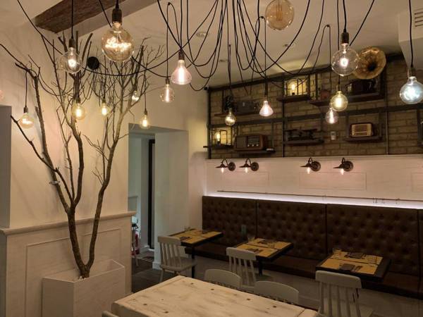 Les Fleurs Luxury House