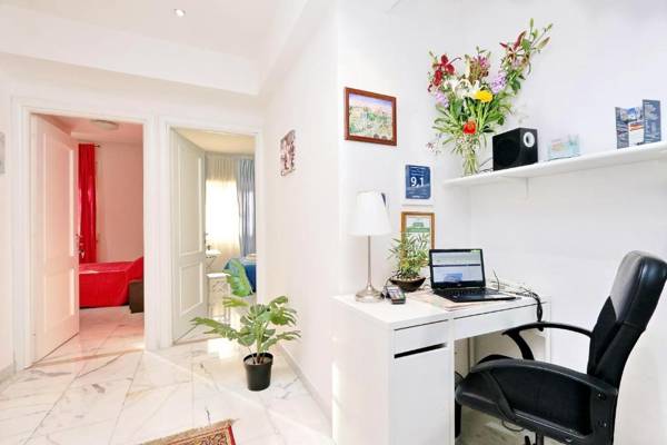 Workspace - I Pini di Roma - Rooms & Suites