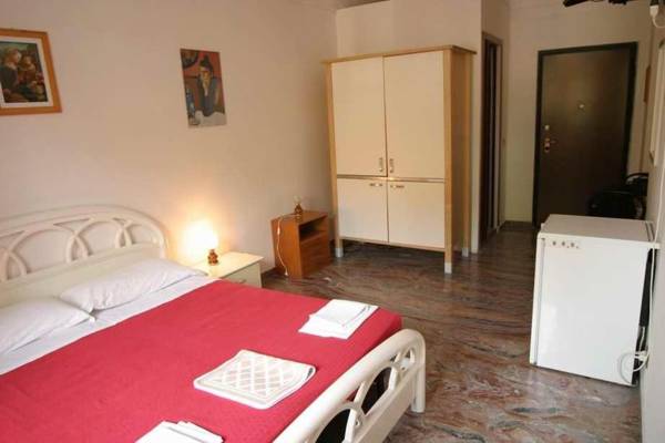 Vatican Rooms Guest House