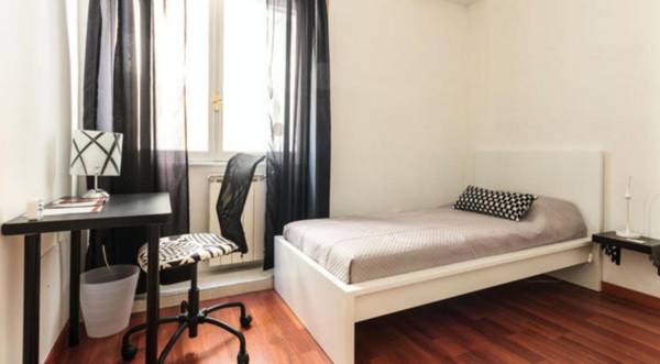 Workspace - Take It Easy Roma Guest House