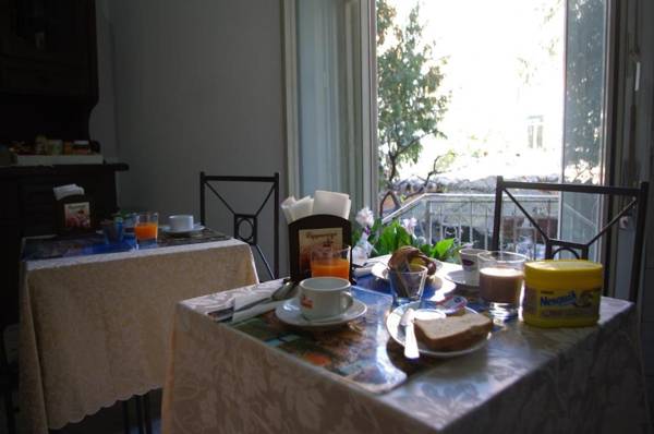 Tucci's Roma Guest House