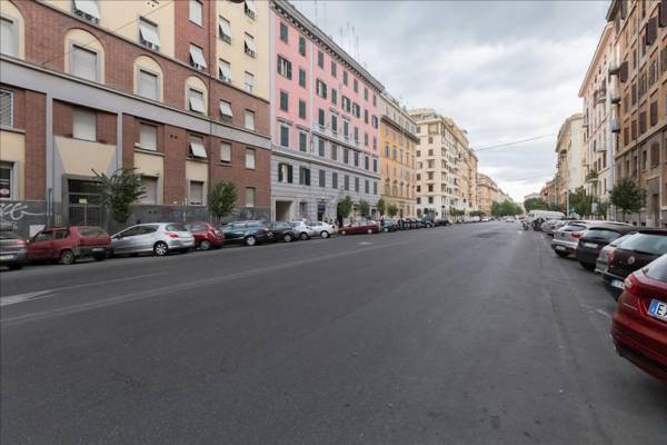 Holiday Jeans Apartment