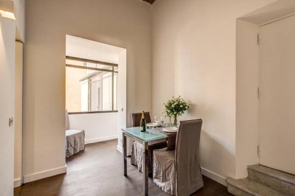 Piazza Farnese exclusive view 2 bedroom en suite
