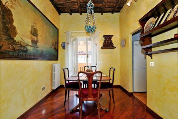 Trevi Comfortable Apartment with Terrace | Romeloft