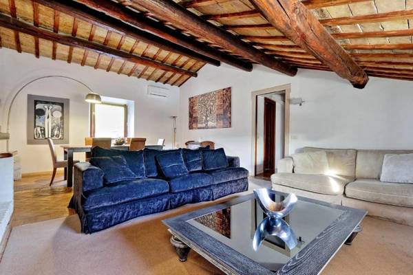 Piazza Mattei Elegant Apartment | Romeloft