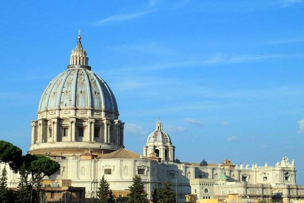 Saint Peter's Bright Apartment | Romeloft