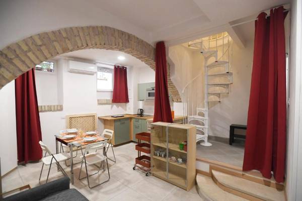 Santi Quattro Apartment & Rooms - Colosseo