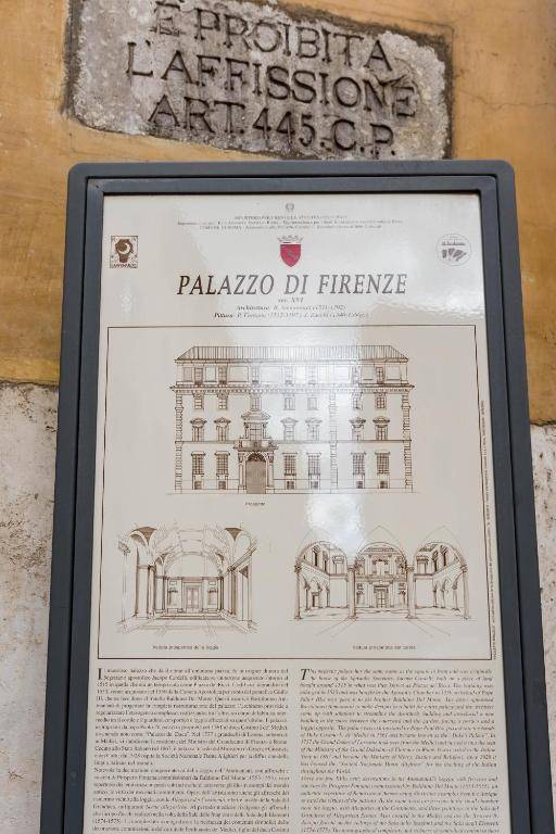 BBHOMEROME - Pantheon Luxury Gold Apartment