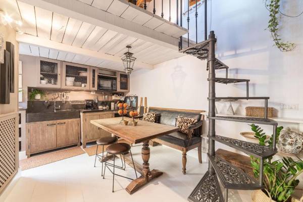 Navona Luxury and Charming Apartment with Terrace