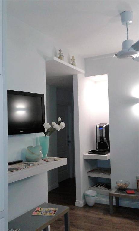 Eighty Four Luxury Rooms