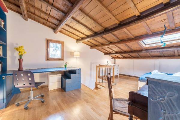 Workspace - Boschetto Peaceful Apartment in Rione Monti