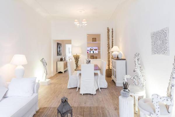 Via Frattina Spanish Steps Luxury Flat