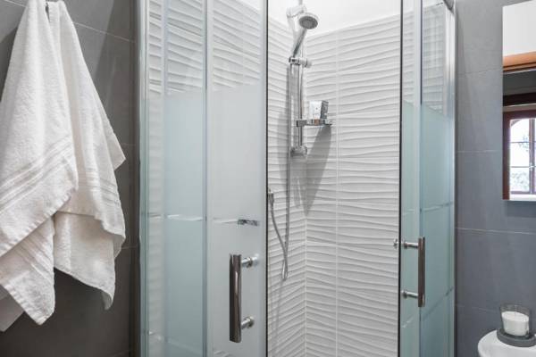 A World Aparts - 40 Sforza