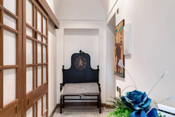 jacuzzi in front of the colosseum