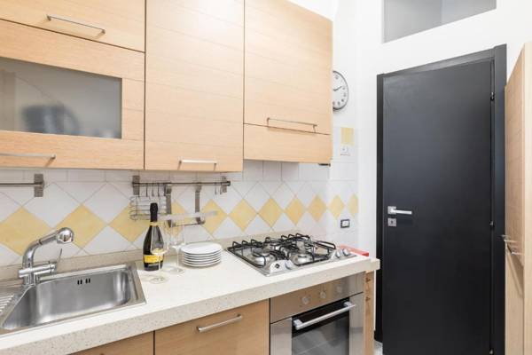 A World Aparts - 23 Artisti