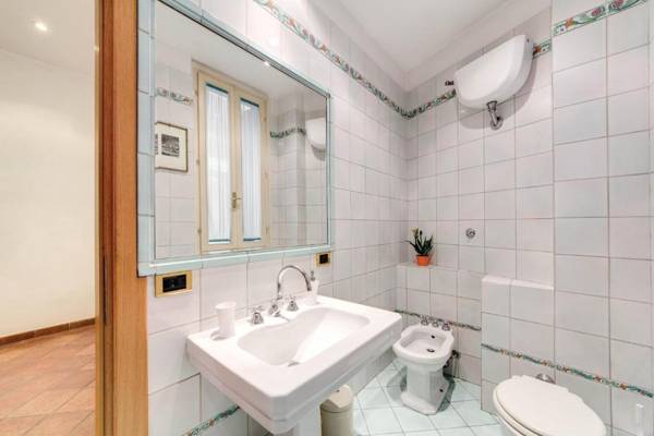 Lovely flat in Fontana di Trevi
