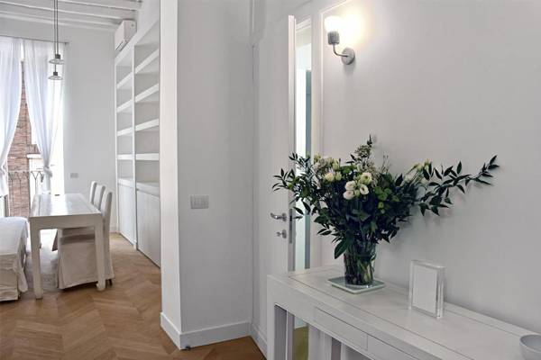 Piazza di Spagna - Home - Family Apartment