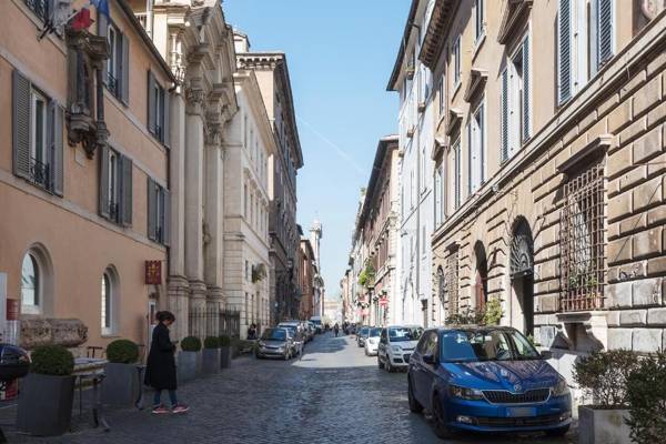 Three bedrooms in world-famous Via Giulia - Wifi A/C Washing machine