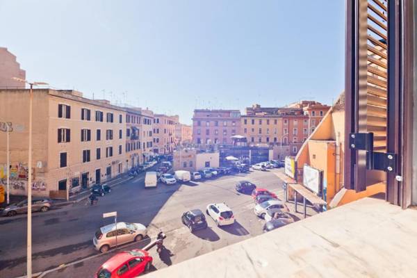 Porta Portese Colorful Flat