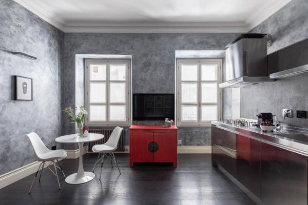 iFlat A Sparkle of Red in Trastevere