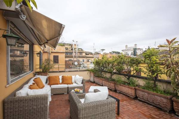 ROMAC - Condotti Penthouse in the Spanish Steps area