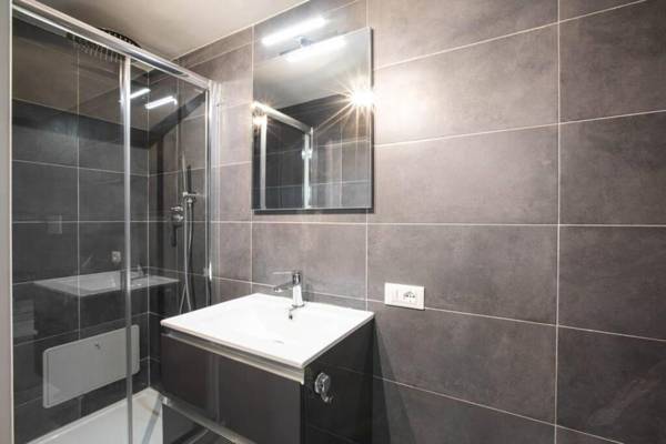 Unforgettable Split Level Jacuzzi Suite Navona