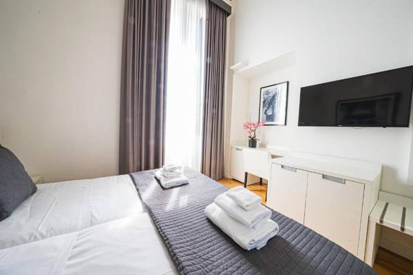 CAPITALS LUXURY River