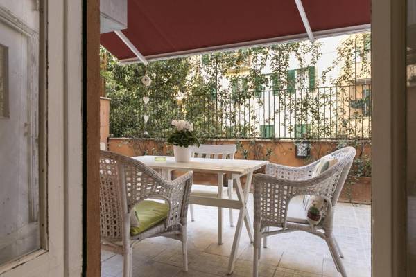 Margherita White Terrace San Giovanni Near FAO