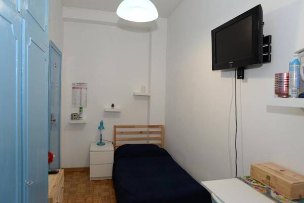 Room in Guest room - Single room in cozy and comfortable apartment