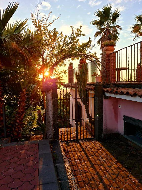 Etna panoramic villa with swimming pool